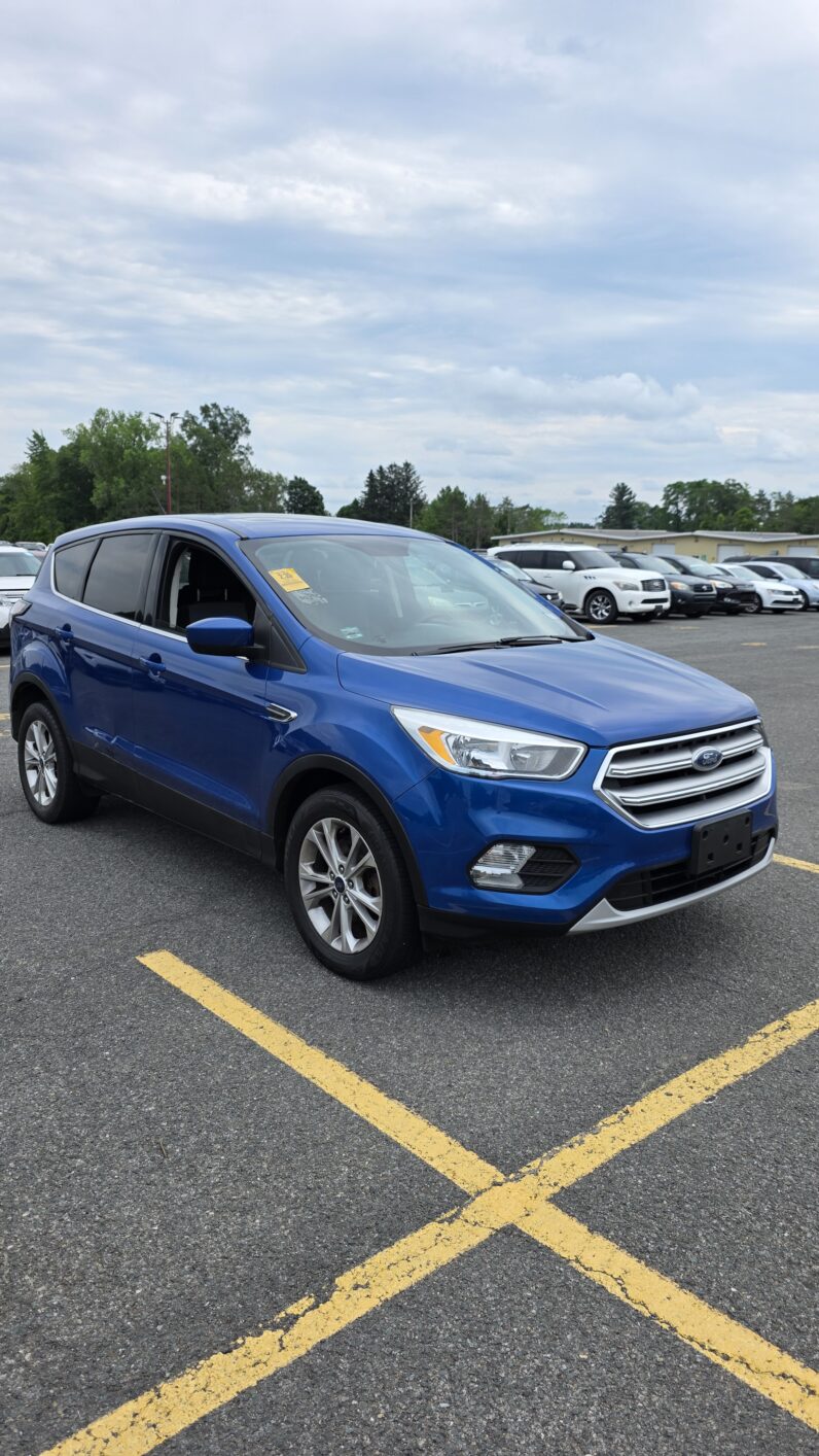 
								2017 Ford escape SE Sport Utility 4D full									