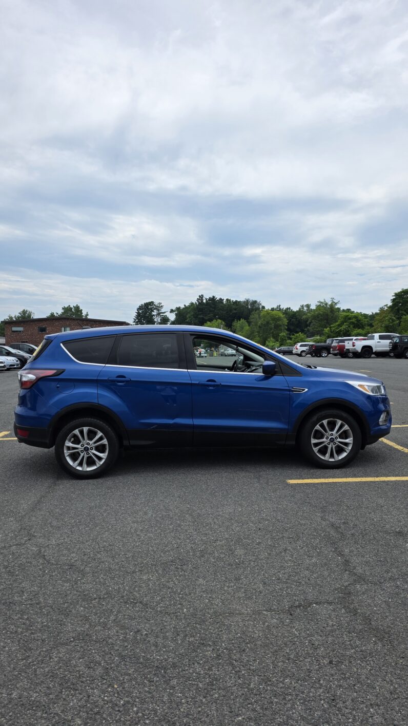 
								2017 Ford escape SE Sport Utility 4D full									