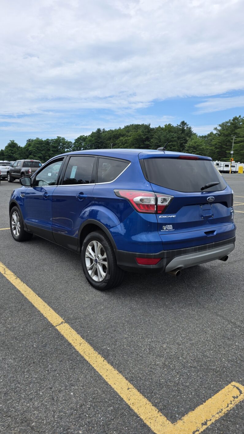 
								2017 Ford escape SE Sport Utility 4D full									