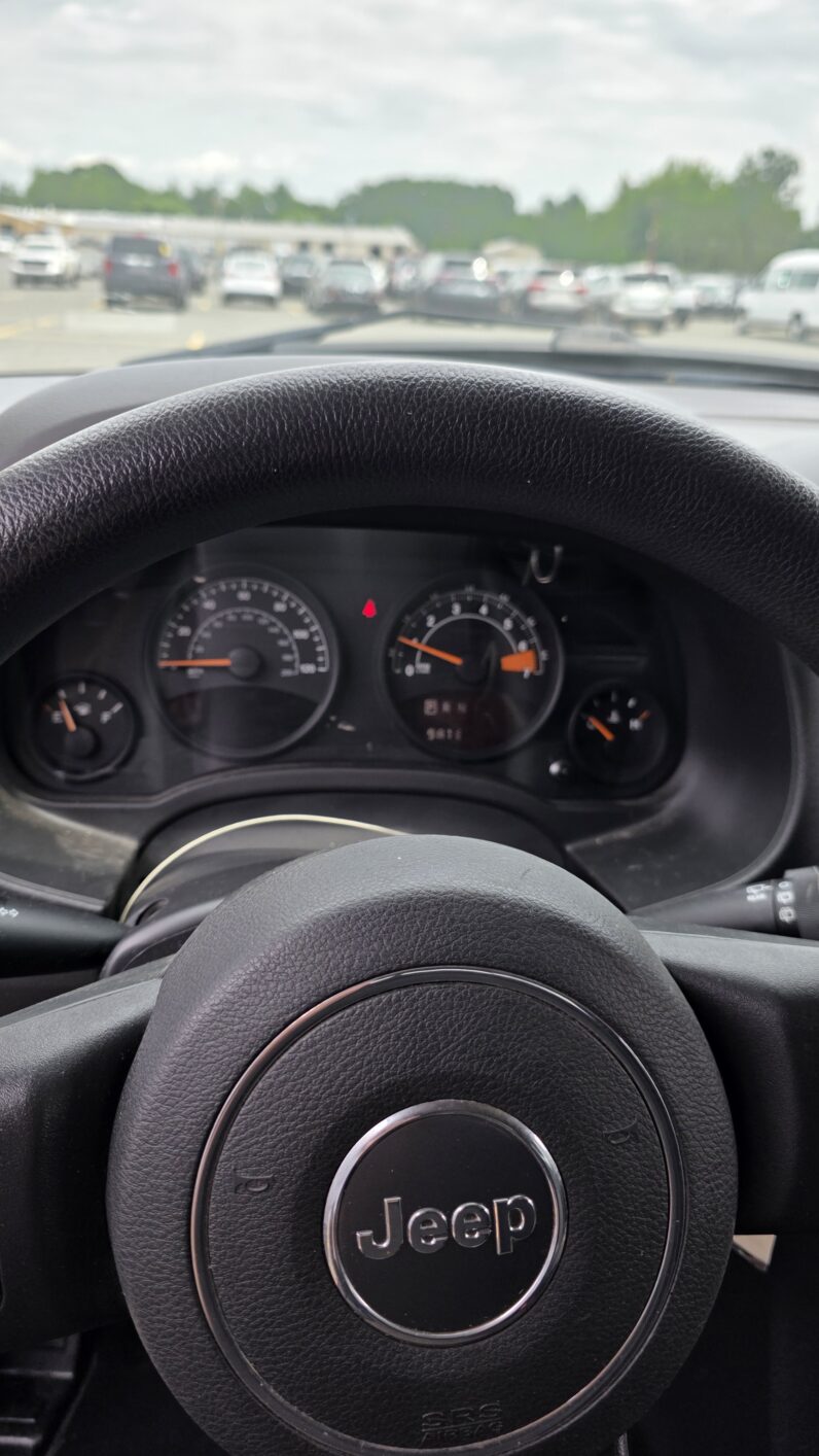 
								2014 Jeep compass Sport SUV 4D full									