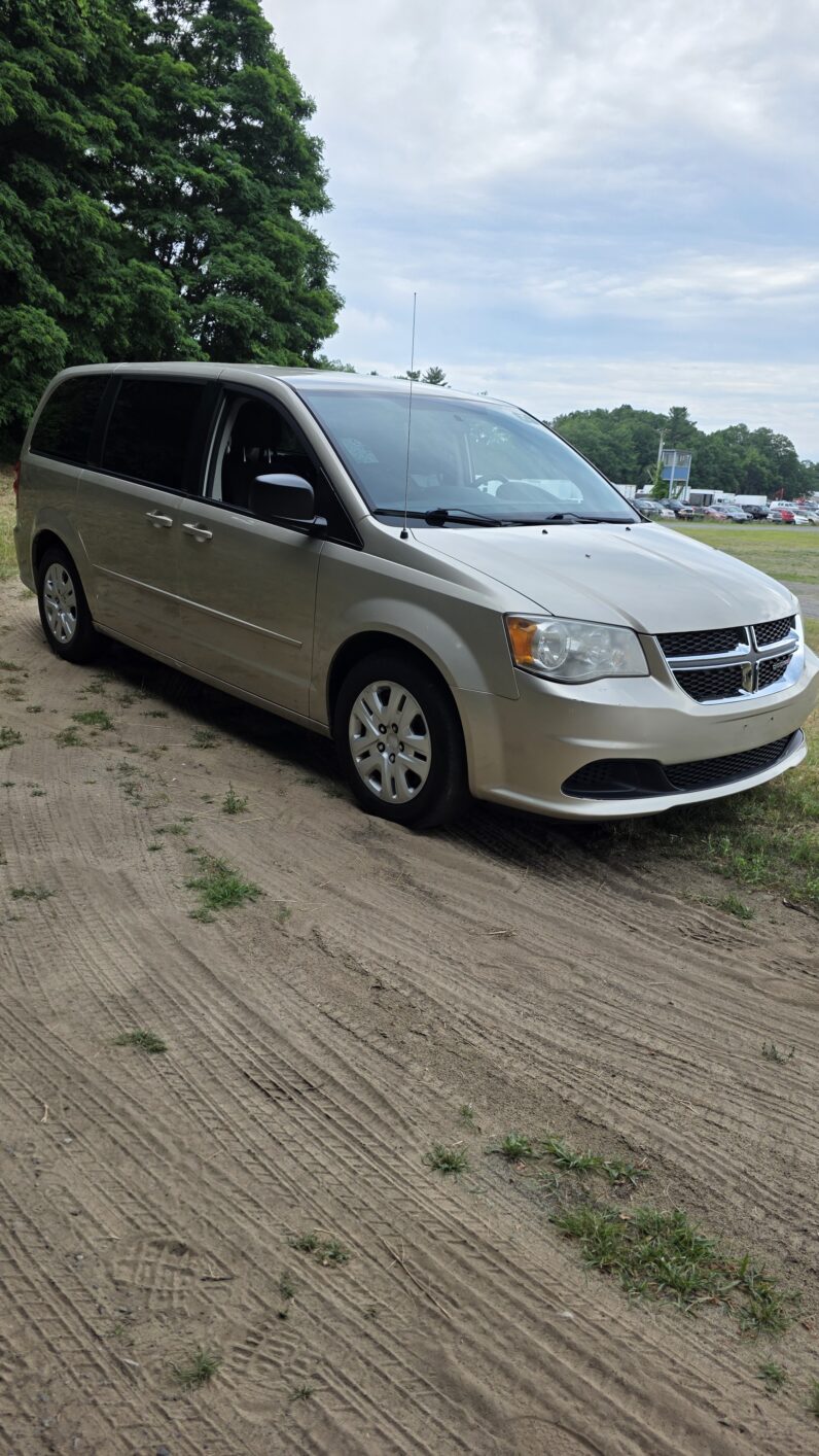 
								2014 Dodge Grand Caravan Passenger SE Minivan 4D full									
