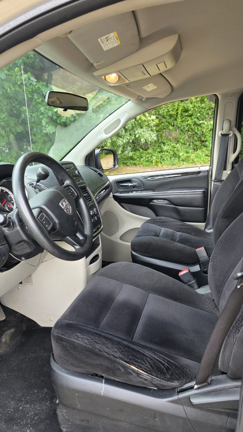 
								2014 Dodge Grand Caravan Passenger SE Minivan 4D full									