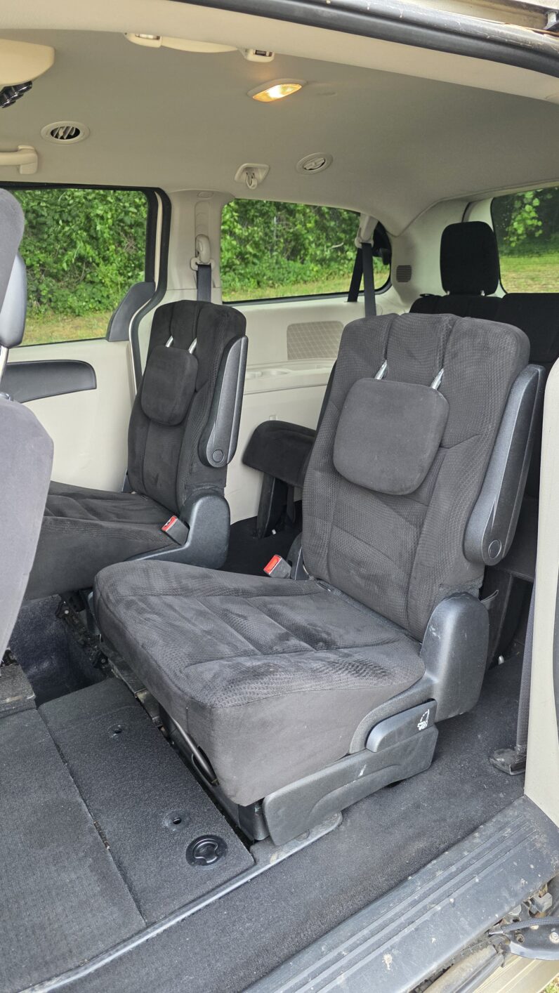 
								2014 Dodge Grand Caravan Passenger SE Minivan 4D full									