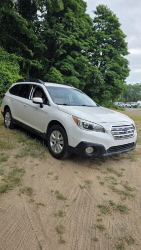 2017 Subaru outback 2.5i Premium Wagon 4D