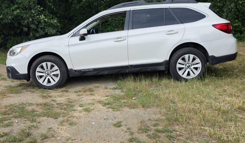 
								2017 Subaru outback 2.5i Premium Wagon 4D full									