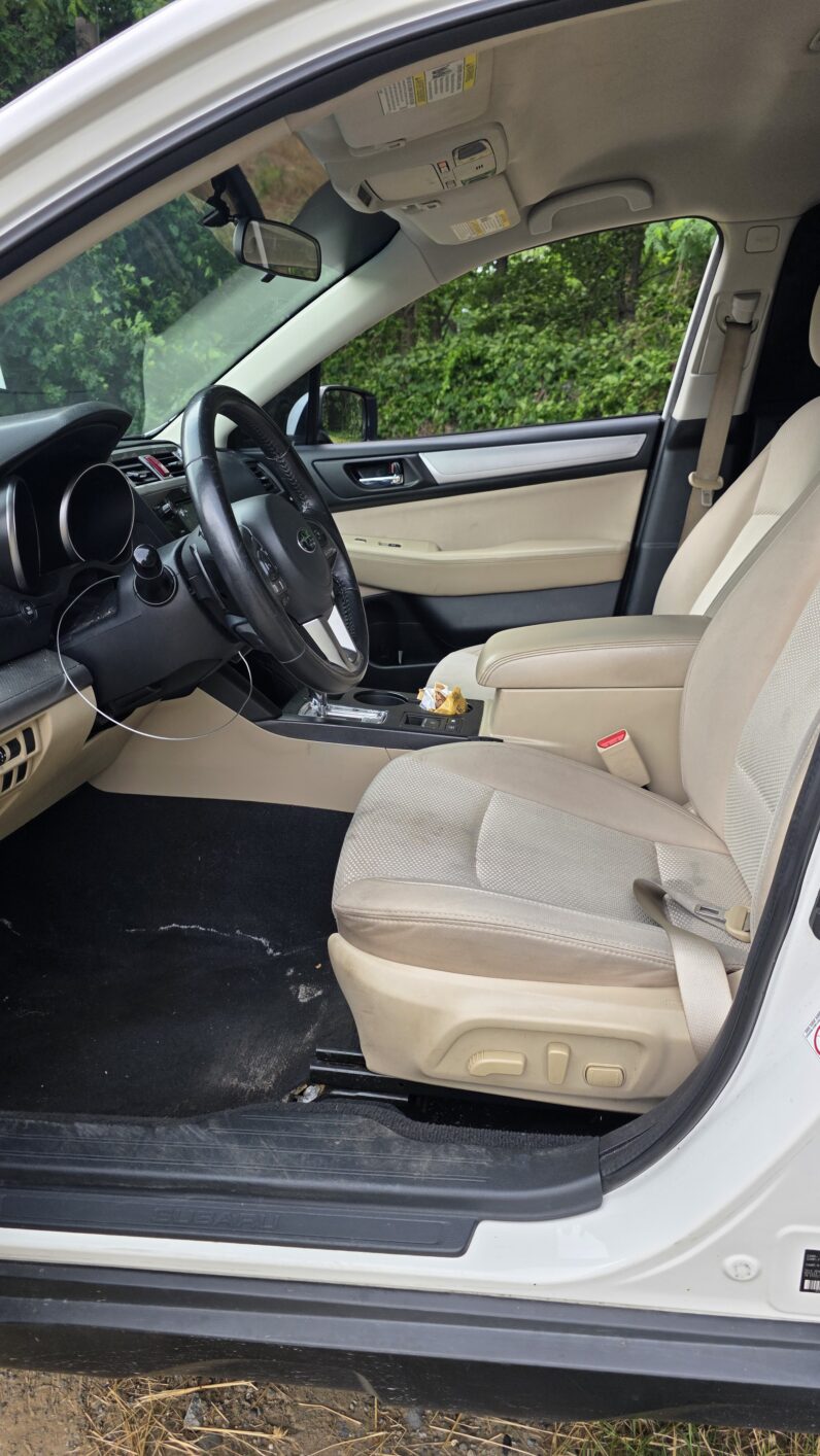 
								2017 Subaru outback 2.5i Premium Wagon 4D full									