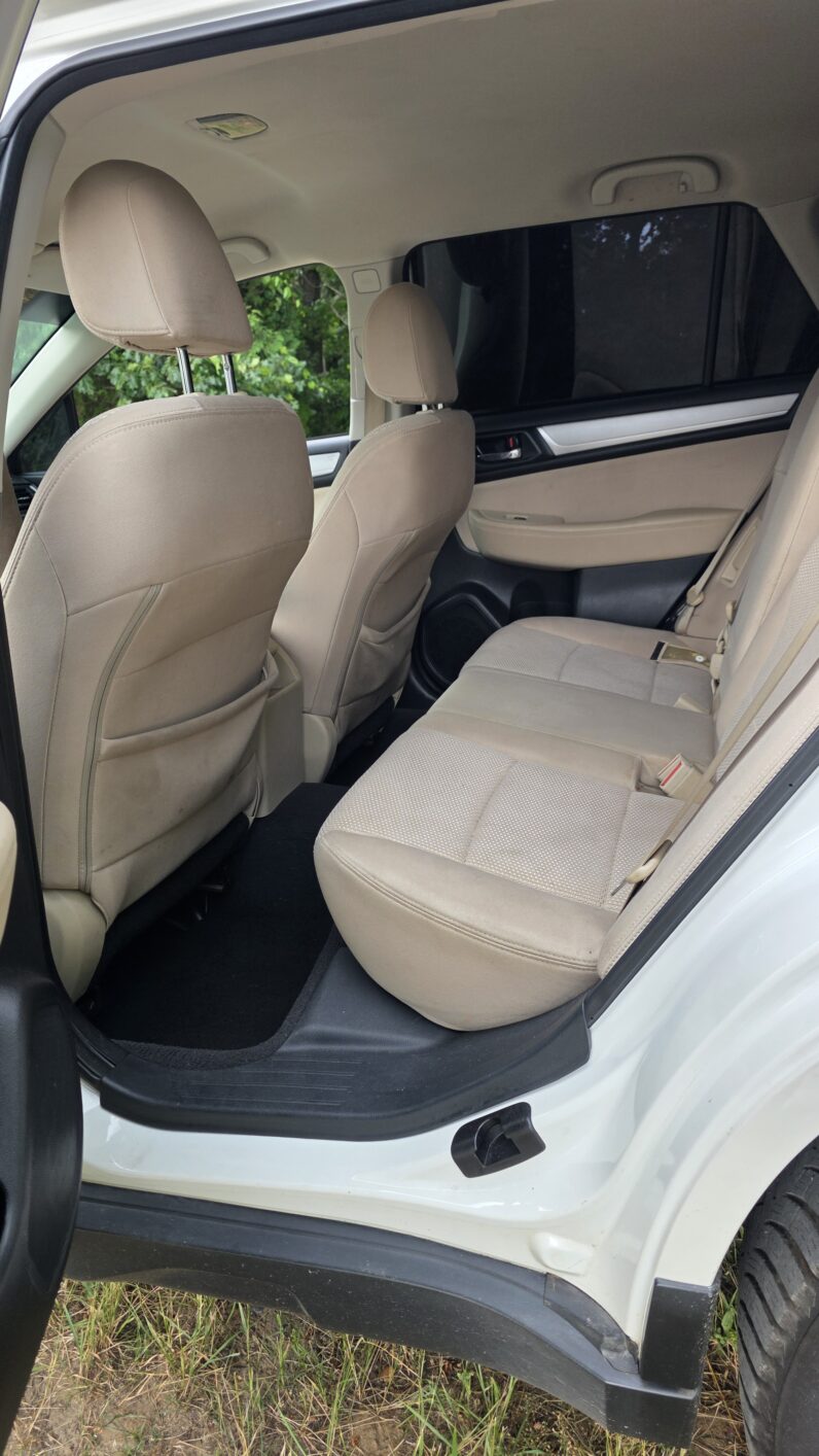 
								2017 Subaru outback 2.5i Premium Wagon 4D full									