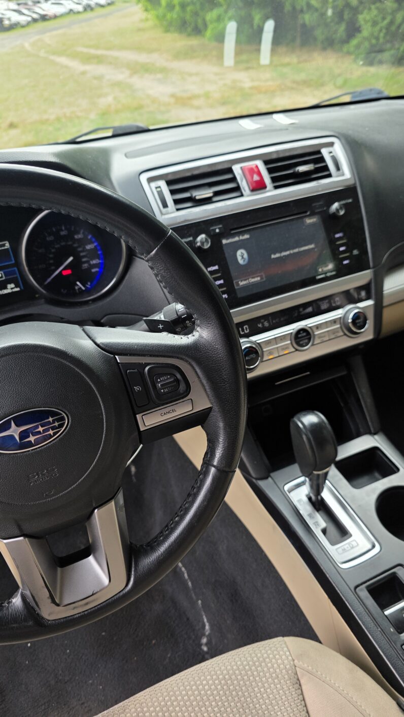 
								2017 Subaru outback 2.5i Premium Wagon 4D full									