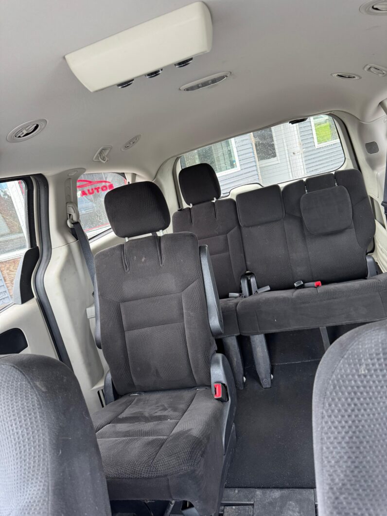 
								2014 Dodge Grand Caravan Passenger SE Minivan 4D full									