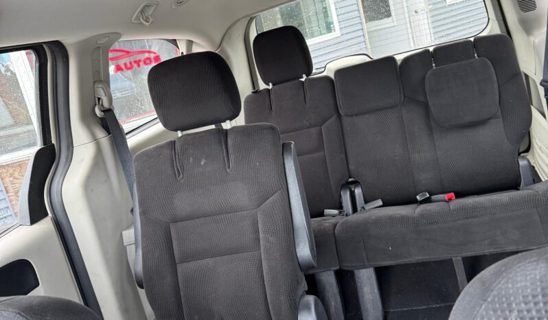 
								2014 Dodge Grand Caravan Passenger SE Minivan 4D full									