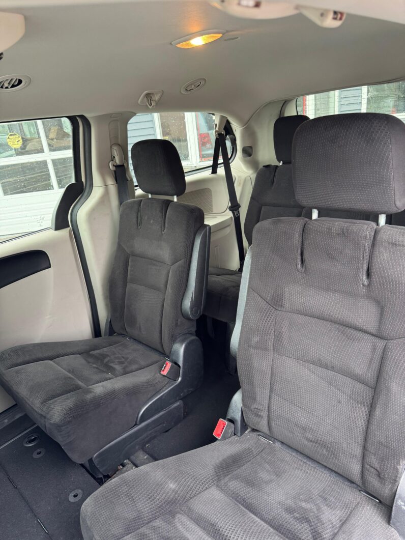 
								2014 Dodge Grand Caravan Passenger SE Minivan 4D full									