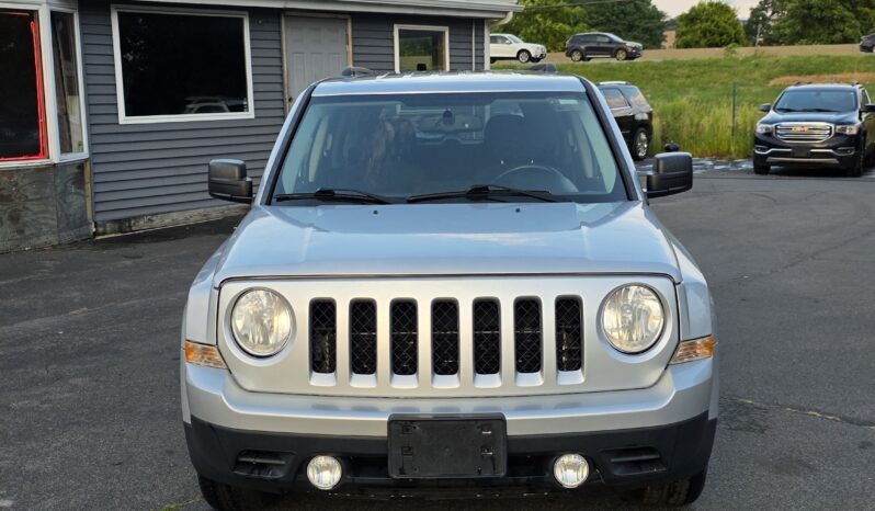 
								2013 Jeep Patriot Latitude Sport Utility 4D full									