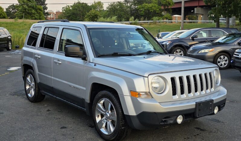 
								2013 Jeep Patriot Latitude Sport Utility 4D full									
