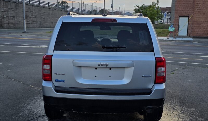 
								2013 Jeep Patriot Latitude Sport Utility 4D full									