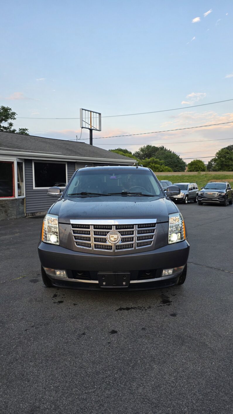 
								2010 Cadillac Escalade Sport Utility 4D full									