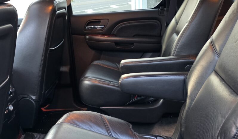 
								2010 Cadillac Escalade Sport Utility 4D full									