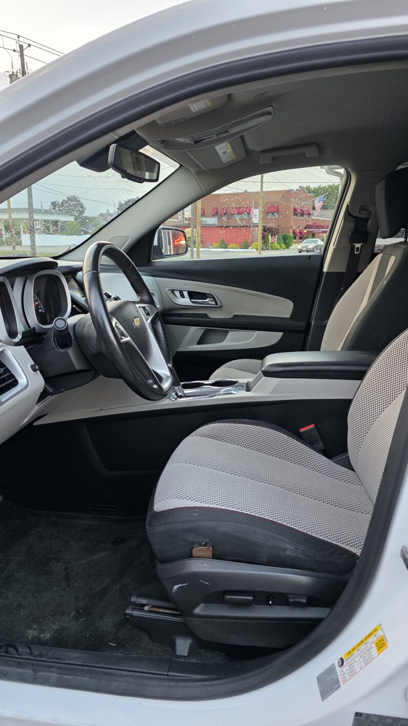 
								2016 Chevrolet Equinox LT Sport Utility 4D full									