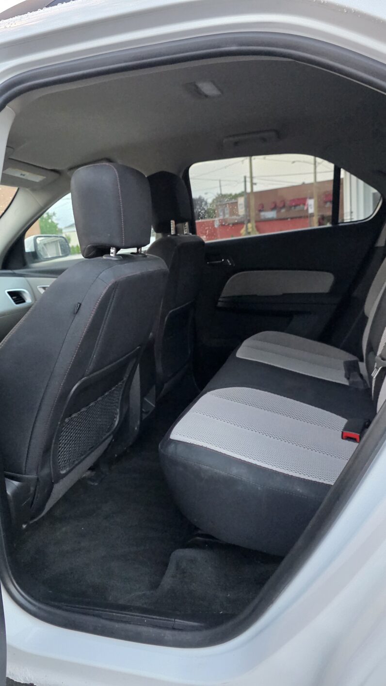
								2016 Chevrolet Equinox LT Sport Utility 4D full									