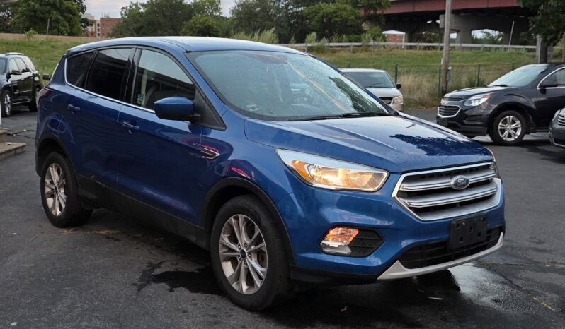 
								2017 Ford Escape SE Sport Utility 4D full									