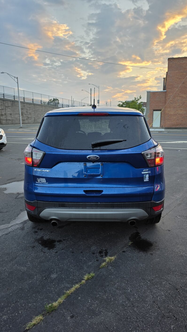 
								2017 Ford Escape SE Sport Utility 4D full									