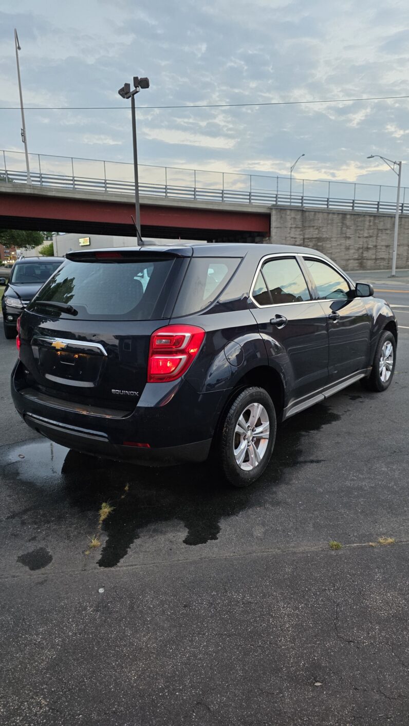 
								2016 Chevrolet Equinox LS Sport Utility 4D full									