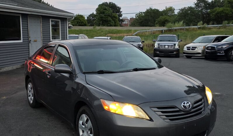 
								2009 Toyota Camry Sedan 4D full									