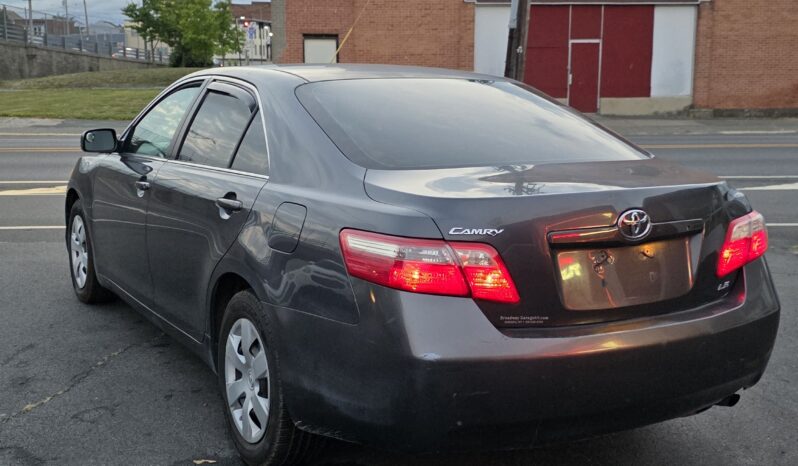 
								2009 Toyota Camry Sedan 4D full									
