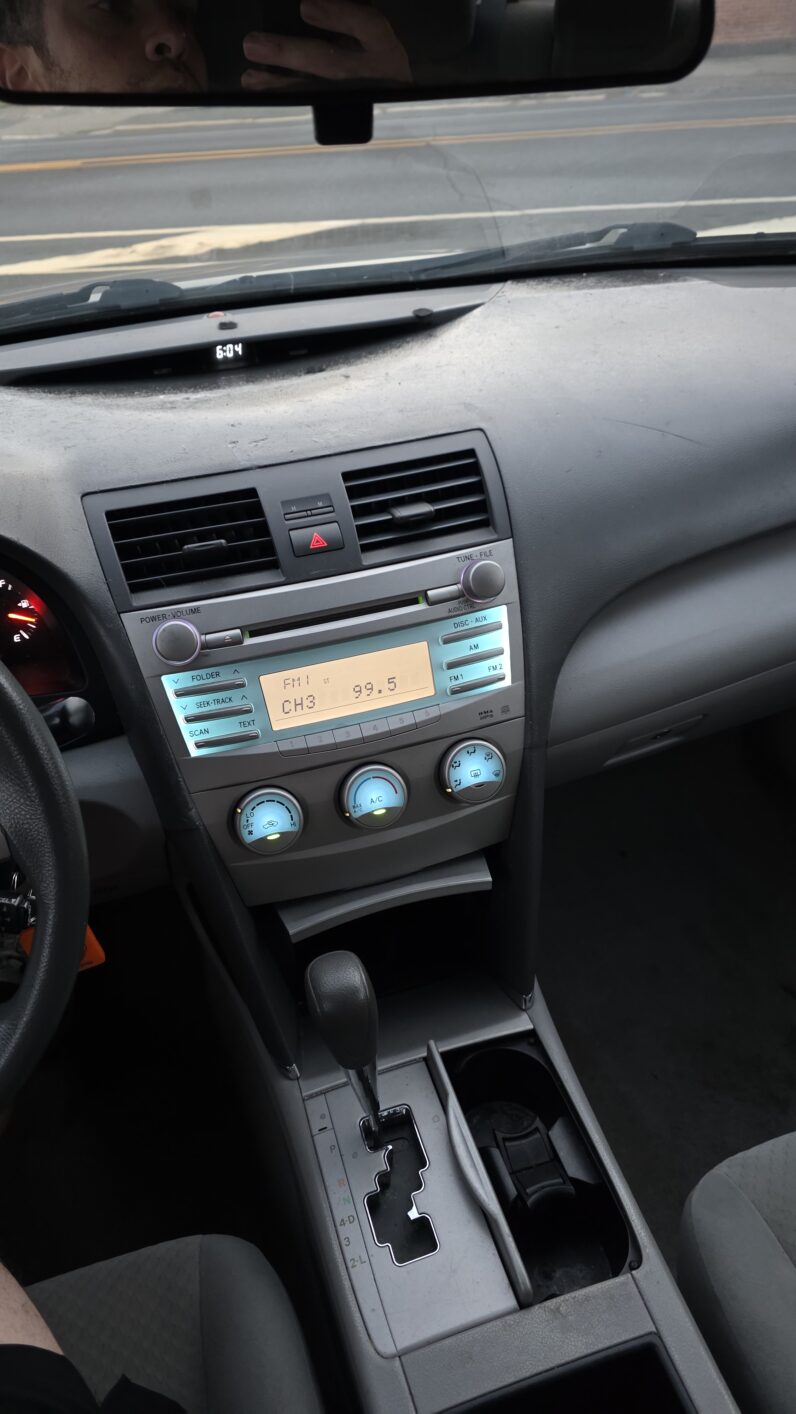 
								2009 Toyota Camry Sedan 4D full									