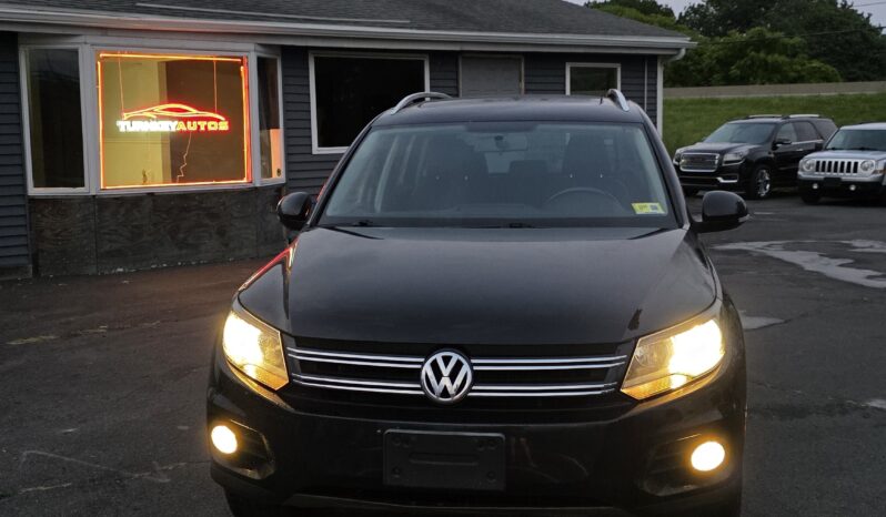 
								2013 Volkswagen Tiguan 2.0T SE 4Motion Sport Utility 4D full									