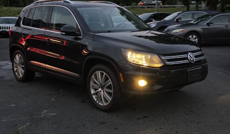 
								2013 Volkswagen Tiguan 2.0T SE 4Motion Sport Utility 4D full									