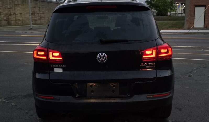 
								2013 Volkswagen Tiguan 2.0T SE 4Motion Sport Utility 4D full									