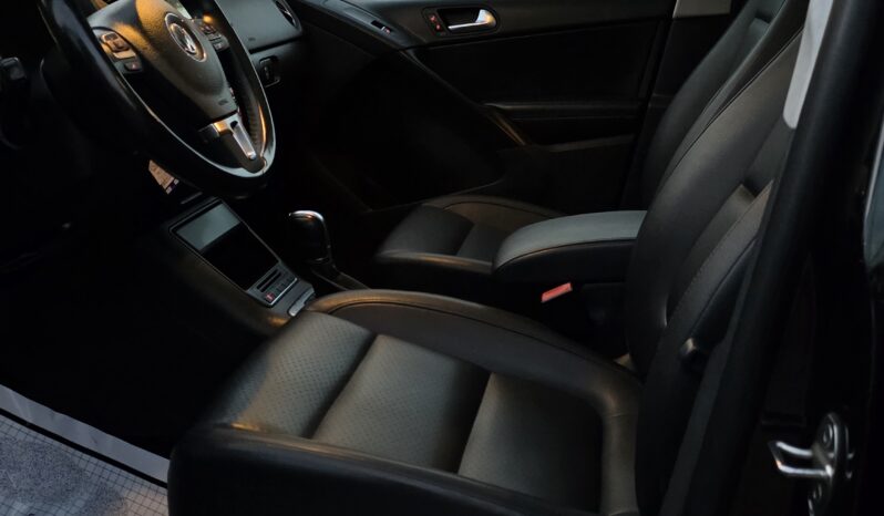 
								2013 Volkswagen Tiguan 2.0T SE 4Motion Sport Utility 4D full									
