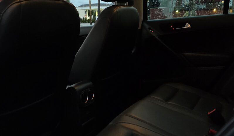 
								2013 Volkswagen Tiguan 2.0T SE 4Motion Sport Utility 4D full									